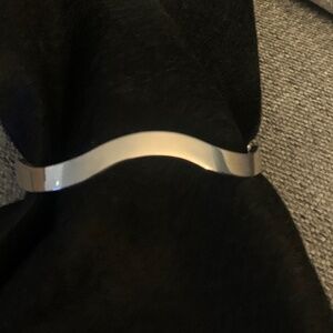 STERLING SILVER WAVE HINGED BANGLE BRACELET MARKED 925 /26g.